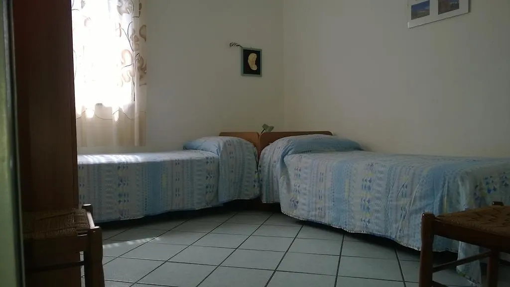 Semesterbostad Casa Vacanze Baia Del Sole Agnone Bagni Italien