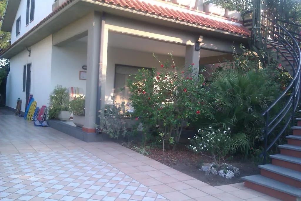 Semesterbostad Casa Vacanze Baia Del Sole Agnone Bagni