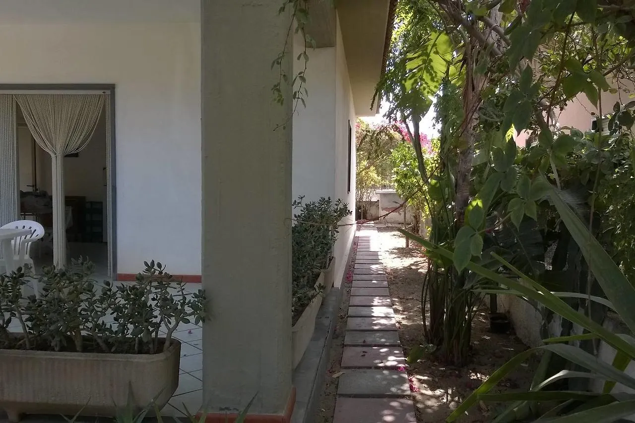 Semesterbostad Casa Vacanze Baia Del Sole Agnone Bagni Italien